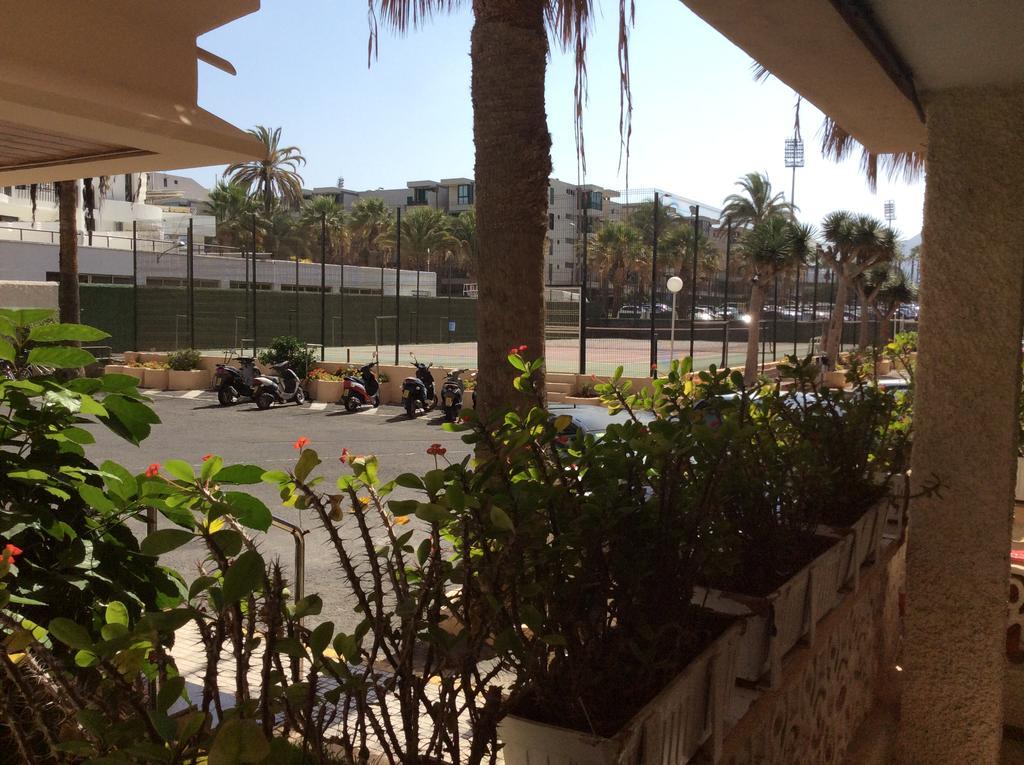 Apartment With Terrace In Playa De Las Americas Exterior photo